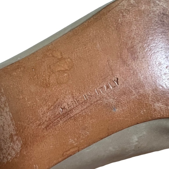 Ferragamo • Vintage Cream Chunky Heels with Tortoise Buckle Detail Size 9 - Picture 9 of 9